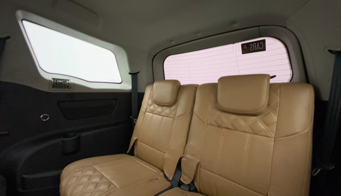 2019 Mahindra XUV500 W9, Diesel, Manual, 93,825 km, Third Seat Row ( optional )