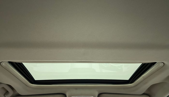 2019 Mahindra XUV500 W9, Diesel, Manual, 93,825 km, Moonroof/ Sunroof