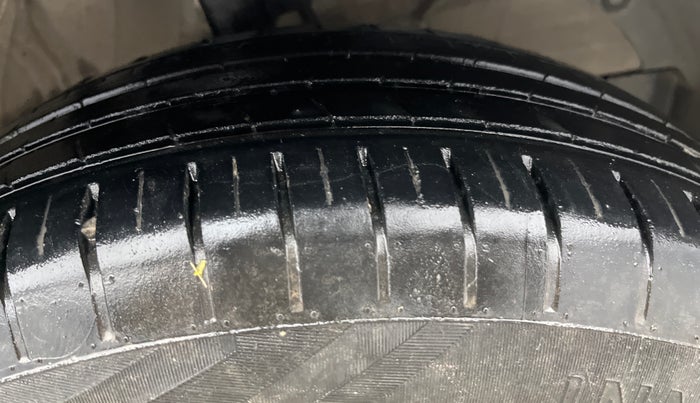 2019 Maruti Swift ZXI AMT, Petrol, Automatic, 38,693 km, Right Front Tyre Tread