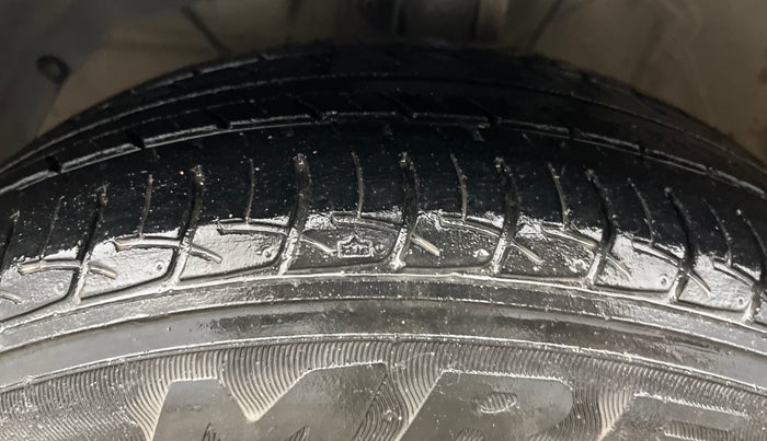2019 Maruti Swift ZXI AMT, Petrol, Automatic, 38,693 km, Left Front Tyre Tread