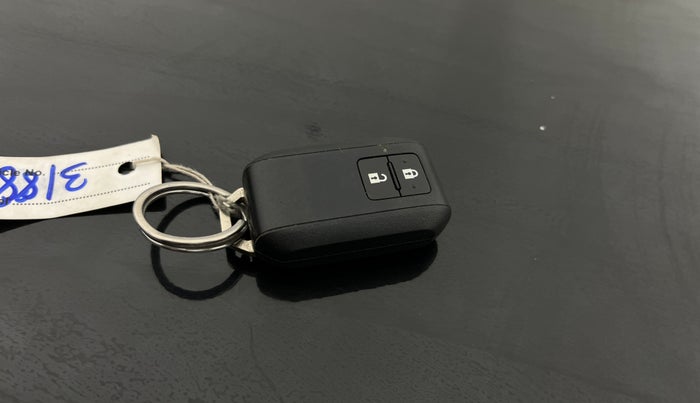 2019 Maruti Swift ZXI AMT, Petrol, Automatic, 38,693 km, Key Close Up