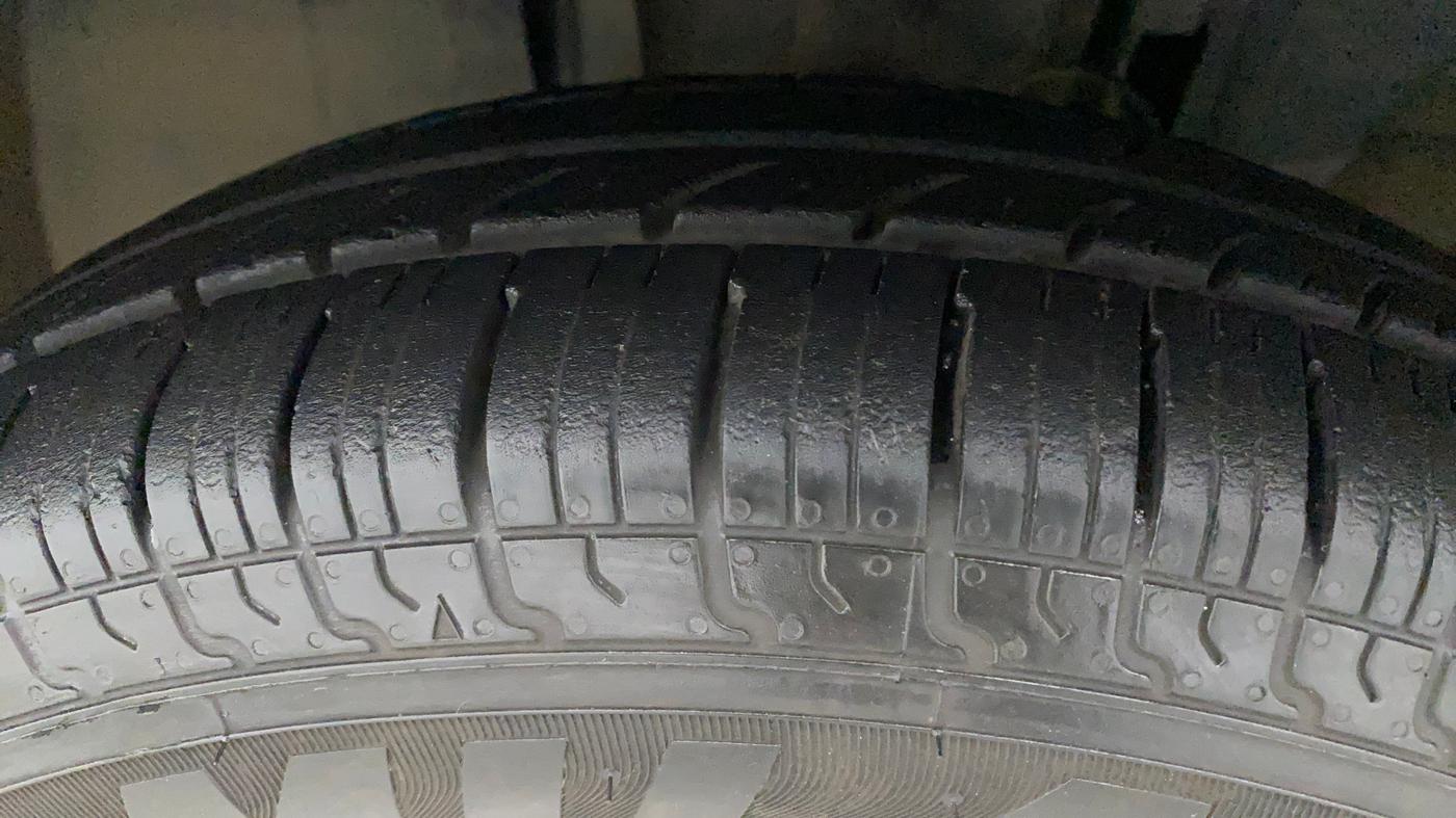 2019 Renault TRIBER RXT, Petrol, Manual, 46,277 km, Left Front Tyre Tread