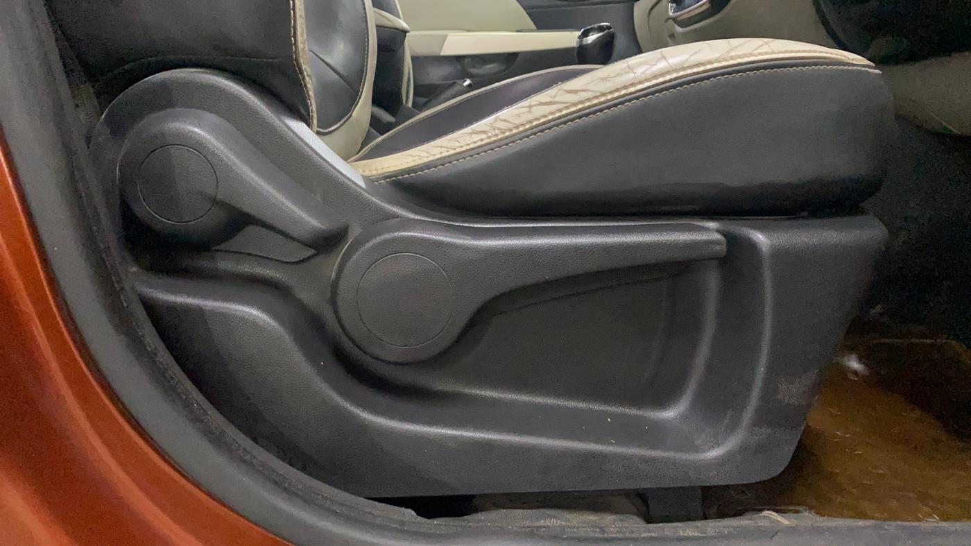 2017 Renault Captur PLATINE DIESEL , Diesel, Manual, 62,572 km, Driver Side Adjustment Panel
