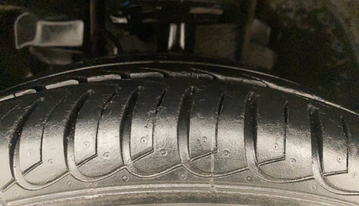 2018 Tata Tiago XZ PETROL, Petrol, Manual, 13,875 km, Left Front Tyre Tread