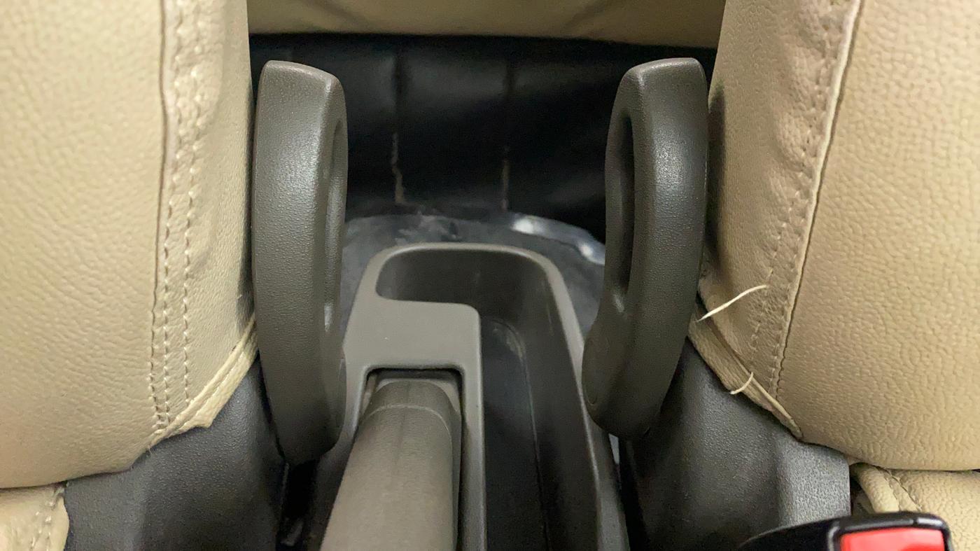 2016 Hyundai i10 SPORTZ 1.1, Petrol, Manual, 57,480 km, Driver Side Adjustment Panel