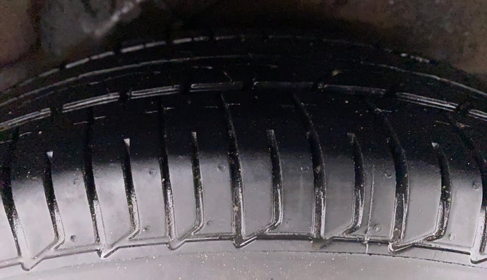 2016 Hyundai i10 SPORTZ 1.1, Petrol, Manual, 57,480 km, Left Rear Tyre Tread