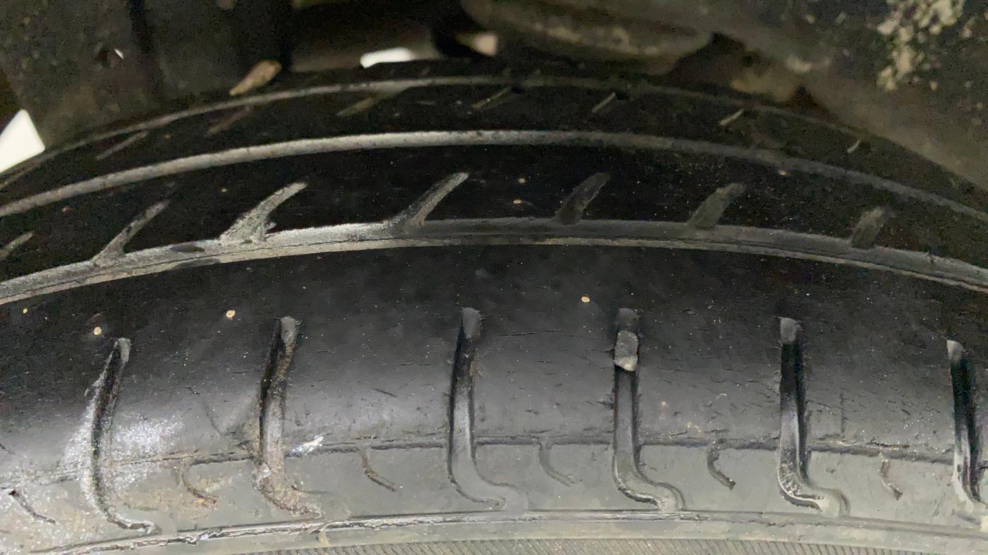 2013 Maruti A Star VXI (ABS) AT, Petrol, Automatic, 53,171 km, Right Rear Tyre Tread