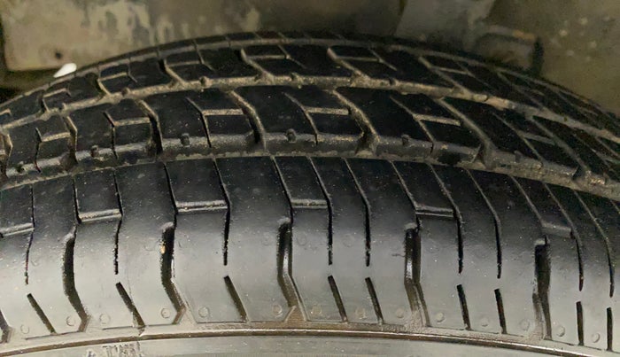 2013 Maruti A Star VXI (ABS) AT, Petrol, Automatic, 53,171 km, Left Front Tyre Tread