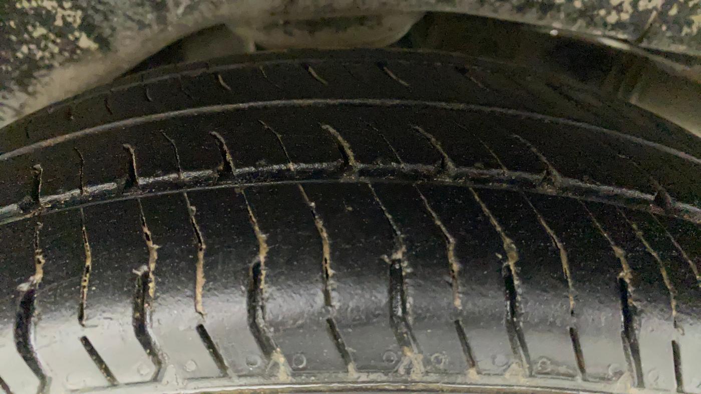 2013 Maruti A Star VXI (ABS) AT, Petrol, Automatic, 53,171 km, Left Rear Tyre Tread