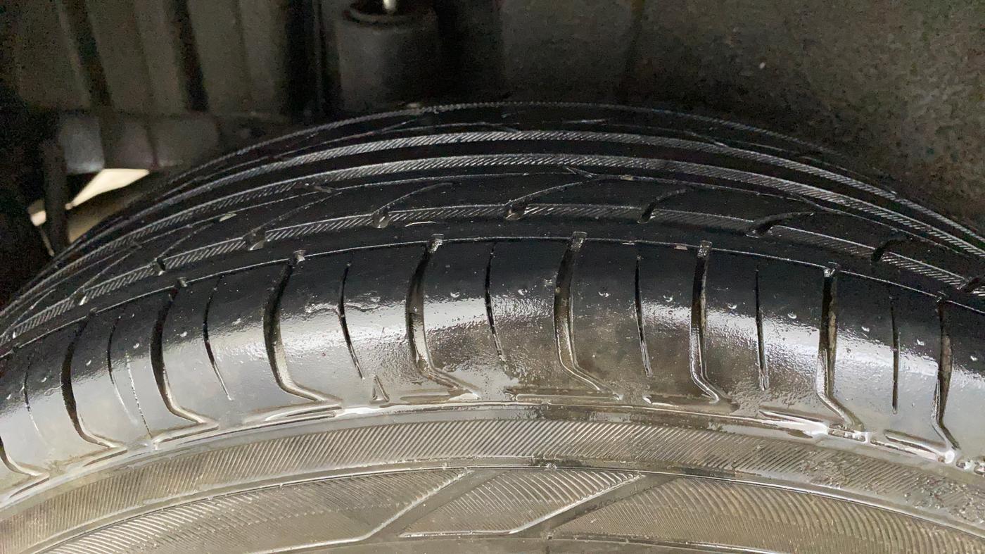 2014 Maruti Swift LXI, Petrol, Manual, 91,764 km, Right Rear Tyre Tread