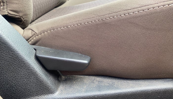 2017 Renault Duster 110 PS RXZ DIESEL, Diesel, Manual, 58,665 km, Driver Side Adjustment Panel