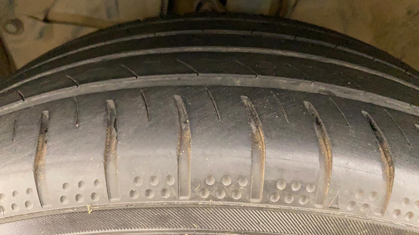 2014 Honda City 1.5L I-DTEC V, Diesel, Manual, 1,19,127 km, Left Front Tyre Tread