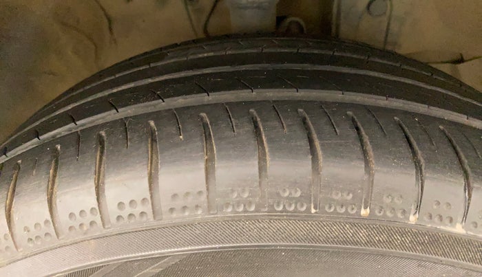 2014 Honda City 1.5L I-DTEC V, Diesel, Manual, 1,19,127 km, Right Front Tyre Tread