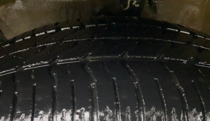 2014 Maruti Ritz VXI, Petrol, Manual, 31,131 km, Left Front Tyre Tread