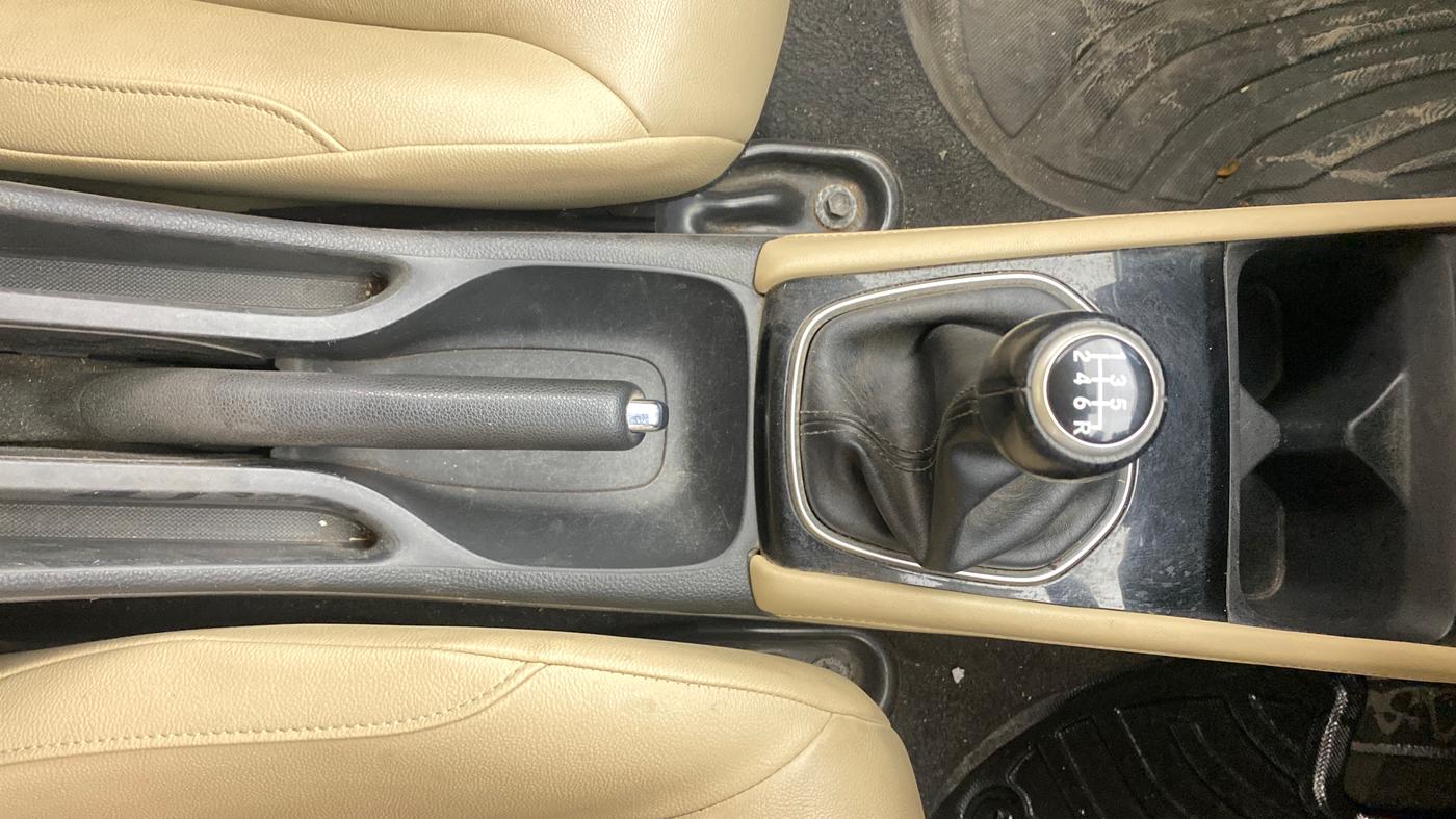2021 Honda City 1.5L I-DTEC ZX, Diesel, Manual, 32,732 km, Gear Lever