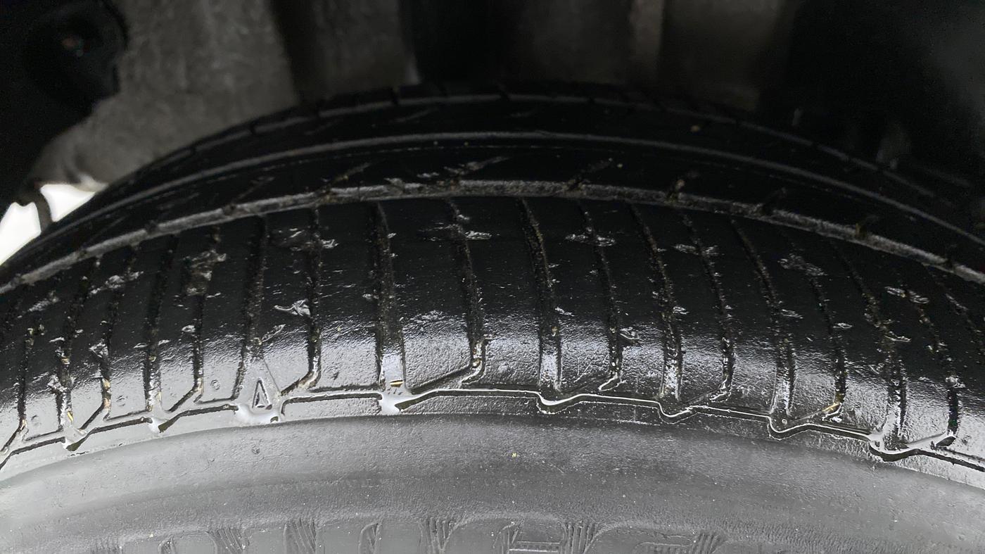 2017 Tata TIGOR XT PETROL, Petrol, Manual, 1,10,462 km, Right Rear Tyre Tread