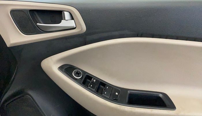 2015 Hyundai Elite i20 MAGNA 1.2, Petrol, Manual, 56,291 km, Driver Side Door Panels Control