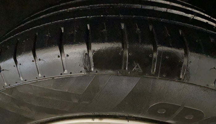 2015 Hyundai Elite i20 MAGNA 1.2, Petrol, Manual, 56,291 km, Right Front Tyre Tread