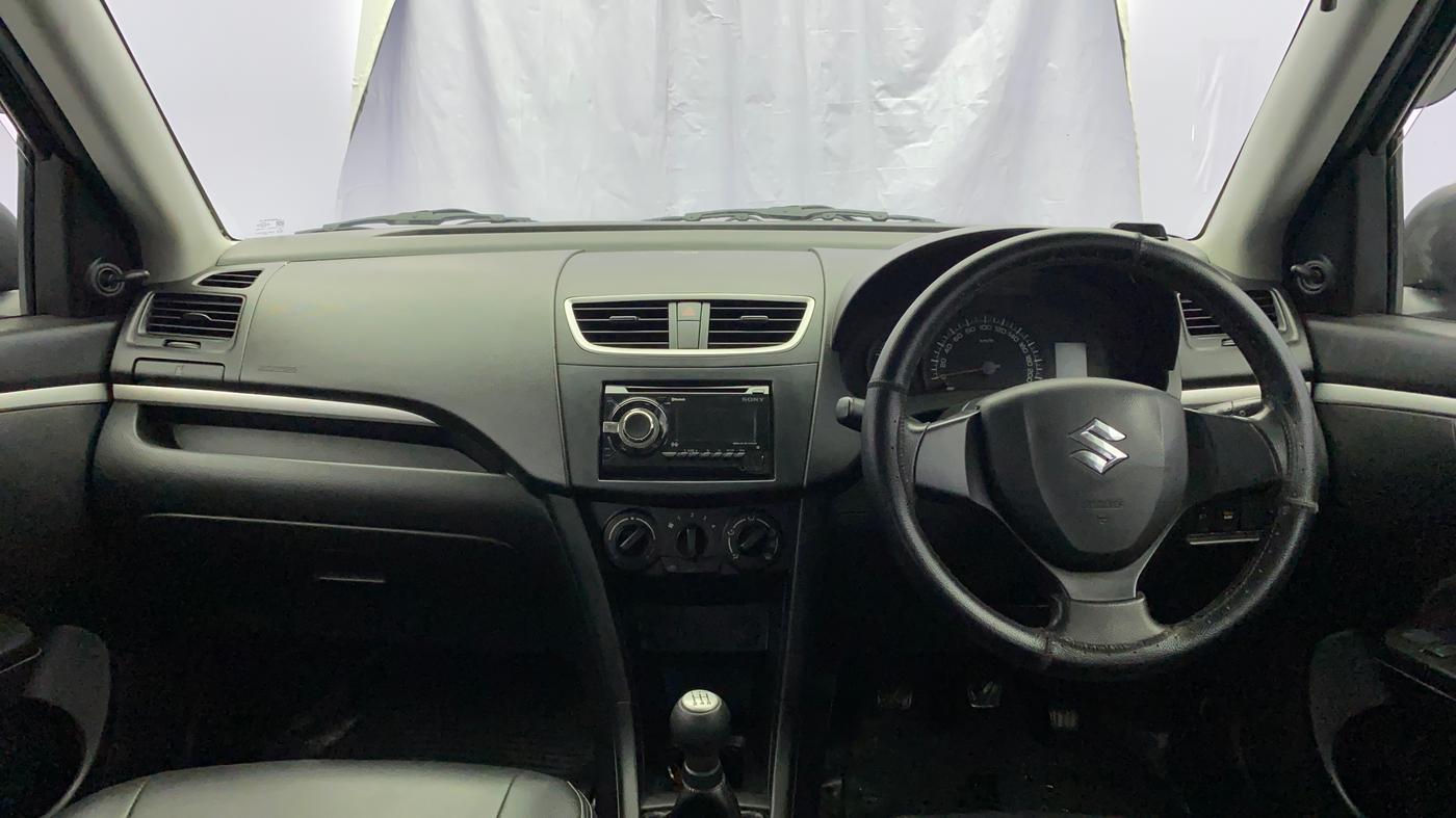 2016 Maruti Swift LXI (O), Petrol, Manual, 94,290 km, Dashboard