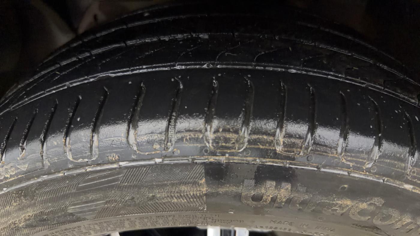 2020 Ford New Figo TITANIUM 1.2 PETROL MT, Petrol, Manual, 20,097 km, Left Front Tyre Tread