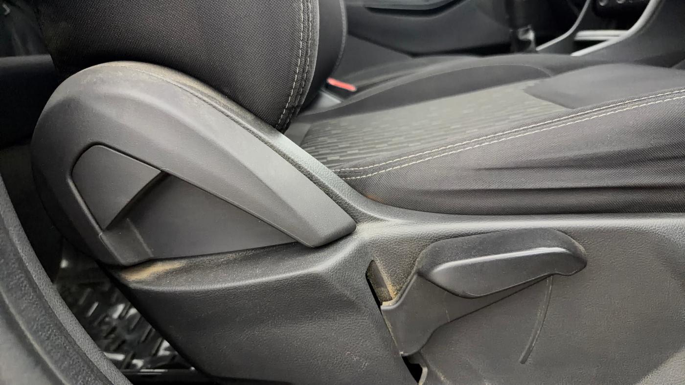 2020 Ford New Figo TITANIUM 1.2 PETROL MT, Petrol, Manual, 20,097 km, Driver Side Adjustment Panel