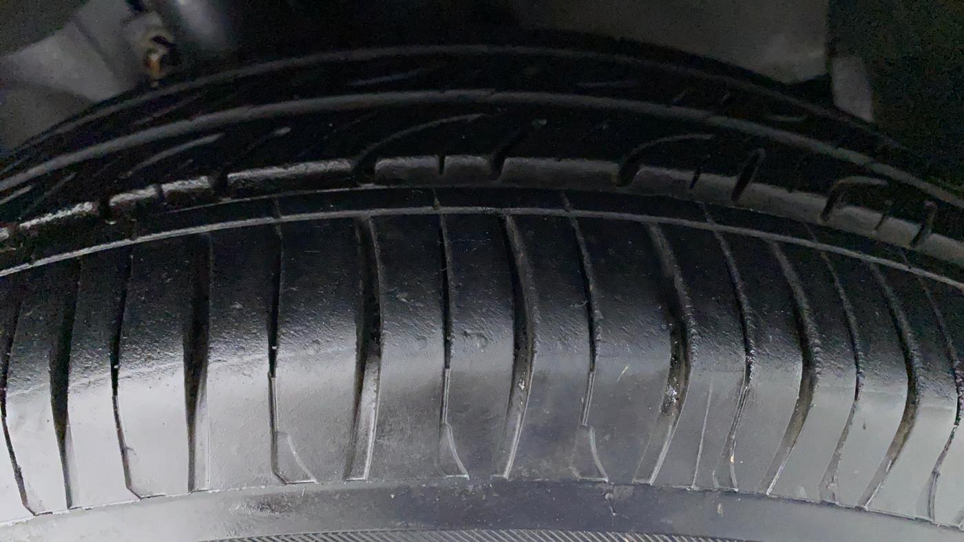 2012 Ford Figo 1.4 TITANIUM DURATORQ, Diesel, Manual, 43,798 km, Right Front Tyre Tread