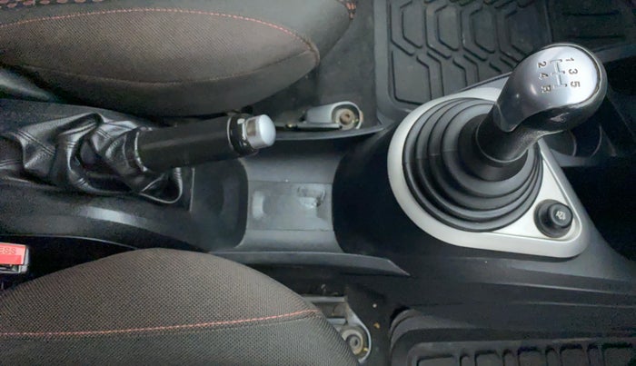 2012 Ford Figo 1.4 TITANIUM DURATORQ, Diesel, Manual, 43,798 km, Gear Lever
