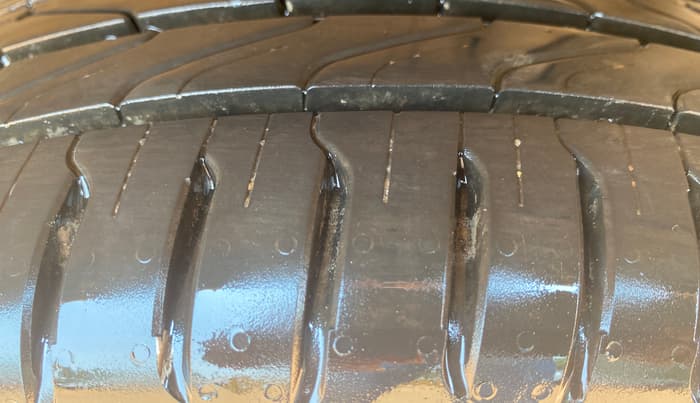 2019 Ford New Figo TITANIUM BLU 1.2 PETROL, Petrol, Manual, 71,359 km, Left Rear Tyre Tread