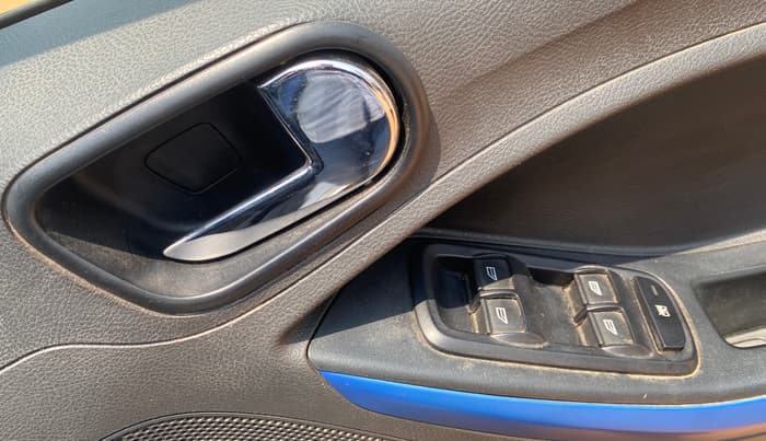 2019 Ford New Figo TITANIUM BLU 1.2 PETROL, Petrol, Manual, 71,359 km, Driver Side Door Panels Control