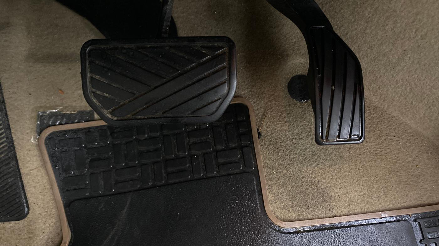 2020 Maruti Ciaz ALPHA  AT 1.5 SHVS PETROL, Petrol, Automatic, 79,719 km, Pedals