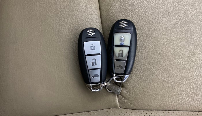 2020 Maruti Ciaz ALPHA  AT 1.5 SHVS PETROL, Petrol, Automatic, 79,654 km, Key Close Up