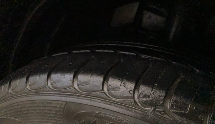 2016 Ford Ecosport TITANIUM 1.5L PETROL AT, Petrol, Automatic, 82,286 km, Right Front Tyre Tread