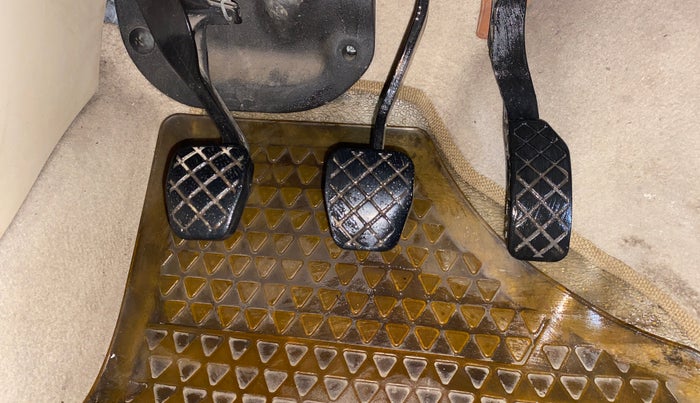 2013 Volkswagen Vento COMFORTLINE 1.6, Petrol, Manual, 83,663 km, Pedals