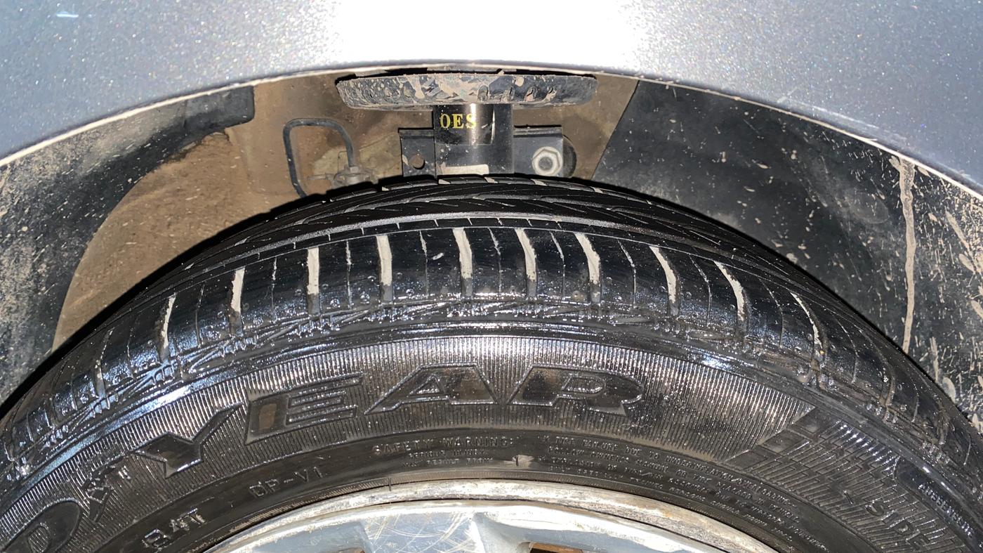 2013 Volkswagen Vento COMFORTLINE 1.6, Petrol, Manual, 83,663 km, Right Front Tyre Tread