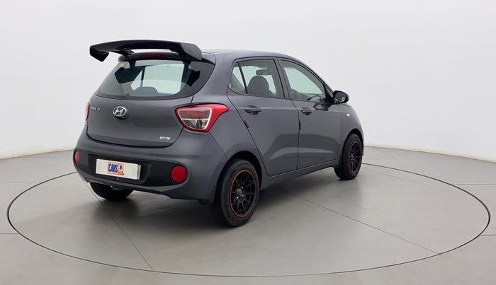 2017 Hyundai Grand i10 MAGNA 1.2 KAPPA VTVT, Petrol, Manual, 90,735 km, Right Back Diagonal