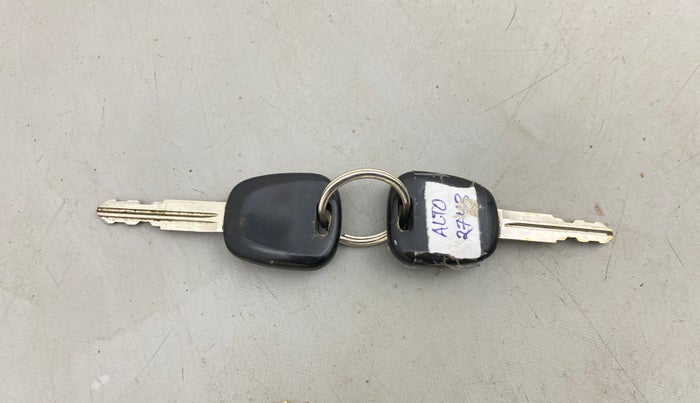 2015 Maruti Alto K10 LXI, Petrol, Manual, 66,666 km, Key Close Up