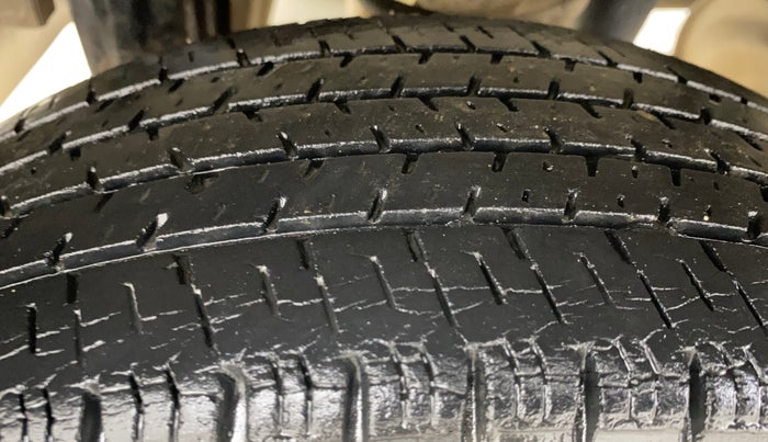 2015 Maruti Alto K10 LXI, Petrol, Manual, 66,666 km, Right Rear Tyre Tread