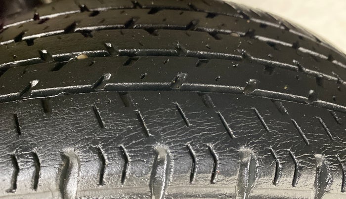 2015 Maruti Alto K10 LXI, Petrol, Manual, 66,666 km, Left Rear Tyre Tread