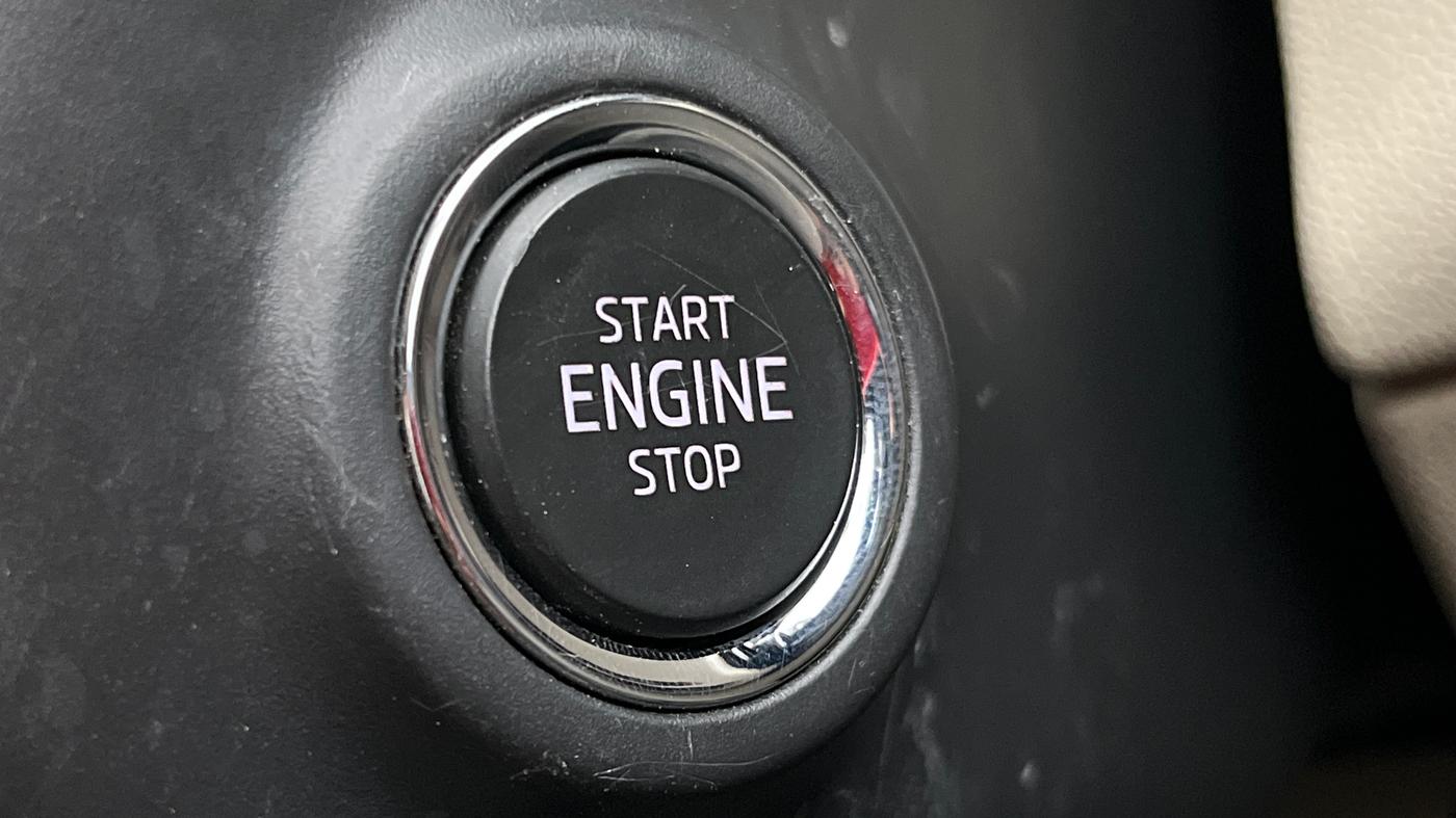 2023 Skoda SLAVIA STYLE 1.0L TSI AT, Petrol, Automatic, 42,661 km, Keyless Start/ Stop Button