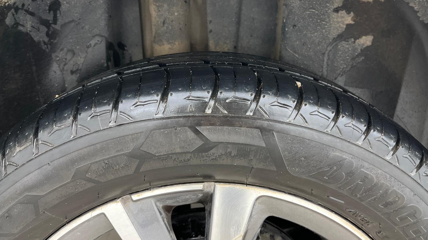 2023 Skoda SLAVIA STYLE 1.0L TSI AT, Petrol, Automatic, 42,661 km, Right Rear Tyre Tread