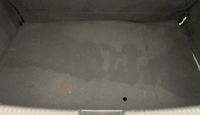 2013 Hyundai i20 ERA 1.2, Petrol, Manual, 38,164 km, Boot Inside