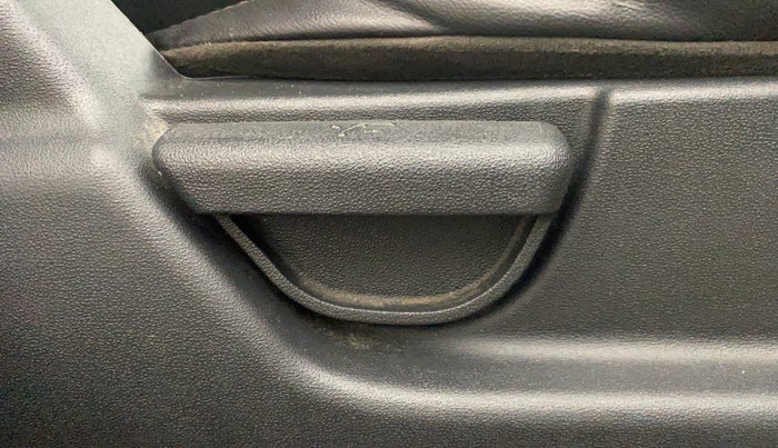 2013 Hyundai i20 ERA 1.2, Petrol, Manual, 38,164 km, Driver Side Adjustment Panel