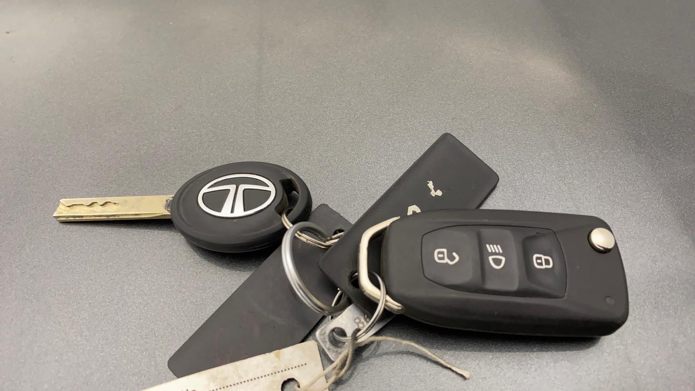 2022 Tata Tiago XZ PLUS CNG, CNG, Manual, 69,706 km, Key Close Up