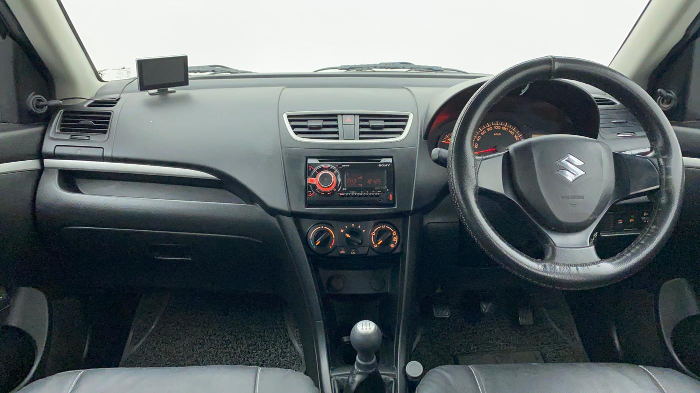 2017 Maruti Swift LXI OPT, Petrol, Manual, 58,273 km, Dashboard