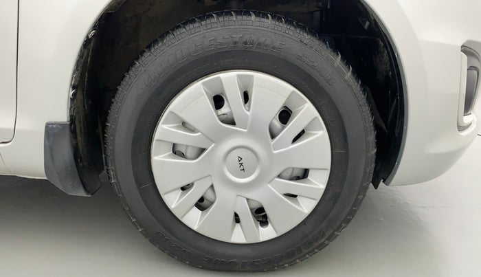 2017 Maruti Swift LXI OPT, Petrol, Manual, 58,273 km, Right Front Wheel