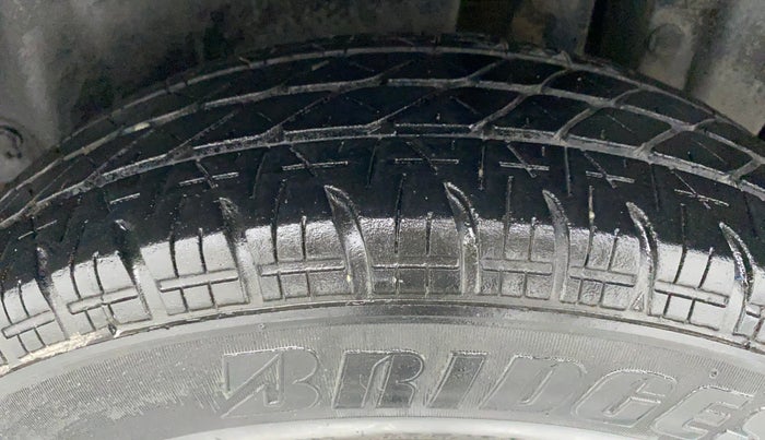 2017 Maruti Swift LXI OPT, Petrol, Manual, 58,273 km, Left Rear Tyre Tread