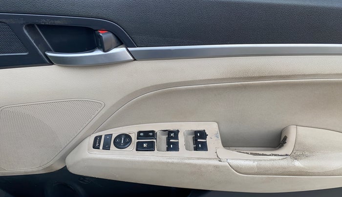 2021 Hyundai New Elantra 2.0 SX MT PETROL, Petrol, Manual, 34,922 km, Driver Side Door Panels Control