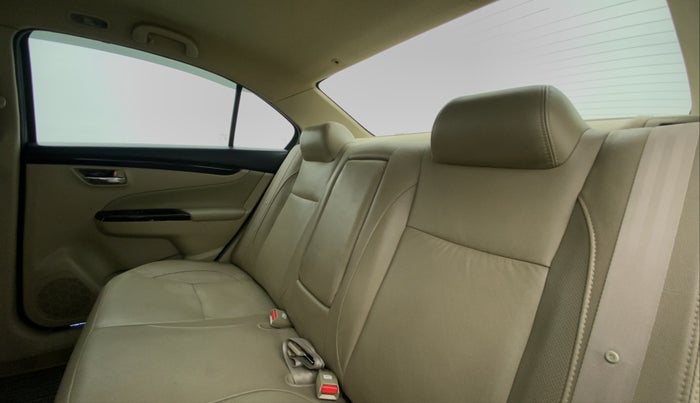 2017 Maruti Ciaz ALPHA 1.4 VVT, Petrol, Manual, 70,864 km, Right Side Rear Door Cabin