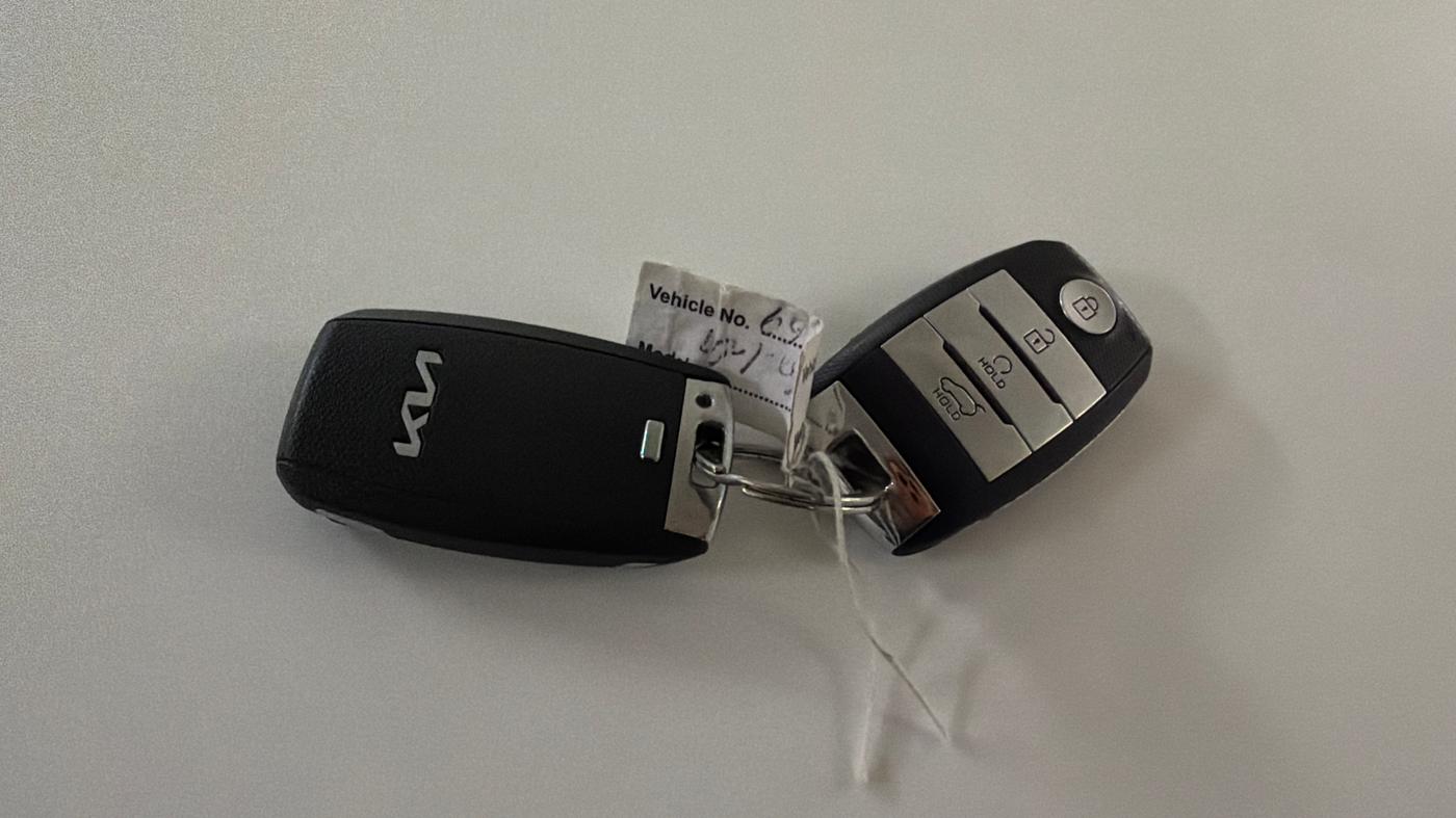 2021 KIA SONET HTX 1.0 IMT, Petrol, Manual, 36,347 km, Key Close Up
