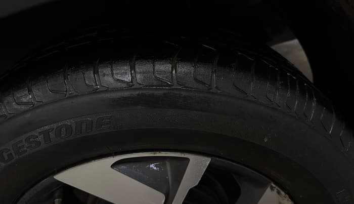 2021 KIA SONET HTX 1.0 IMT, Petrol, Manual, 36,347 km, Left Rear Tyre Tread